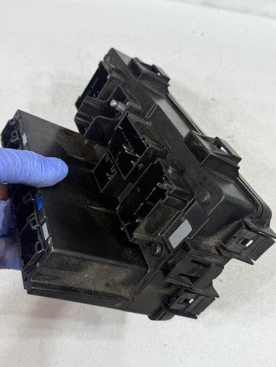 2011 - 2014 Chrysler 200 Fuse Box Relay Distribution Block P04692346AE OEM