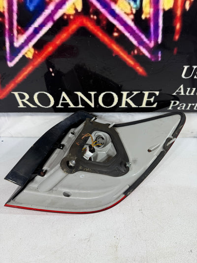 2009-2011 Hyundai Genesis Sedan Left Driver OUTER Tail Light Assembly OEM