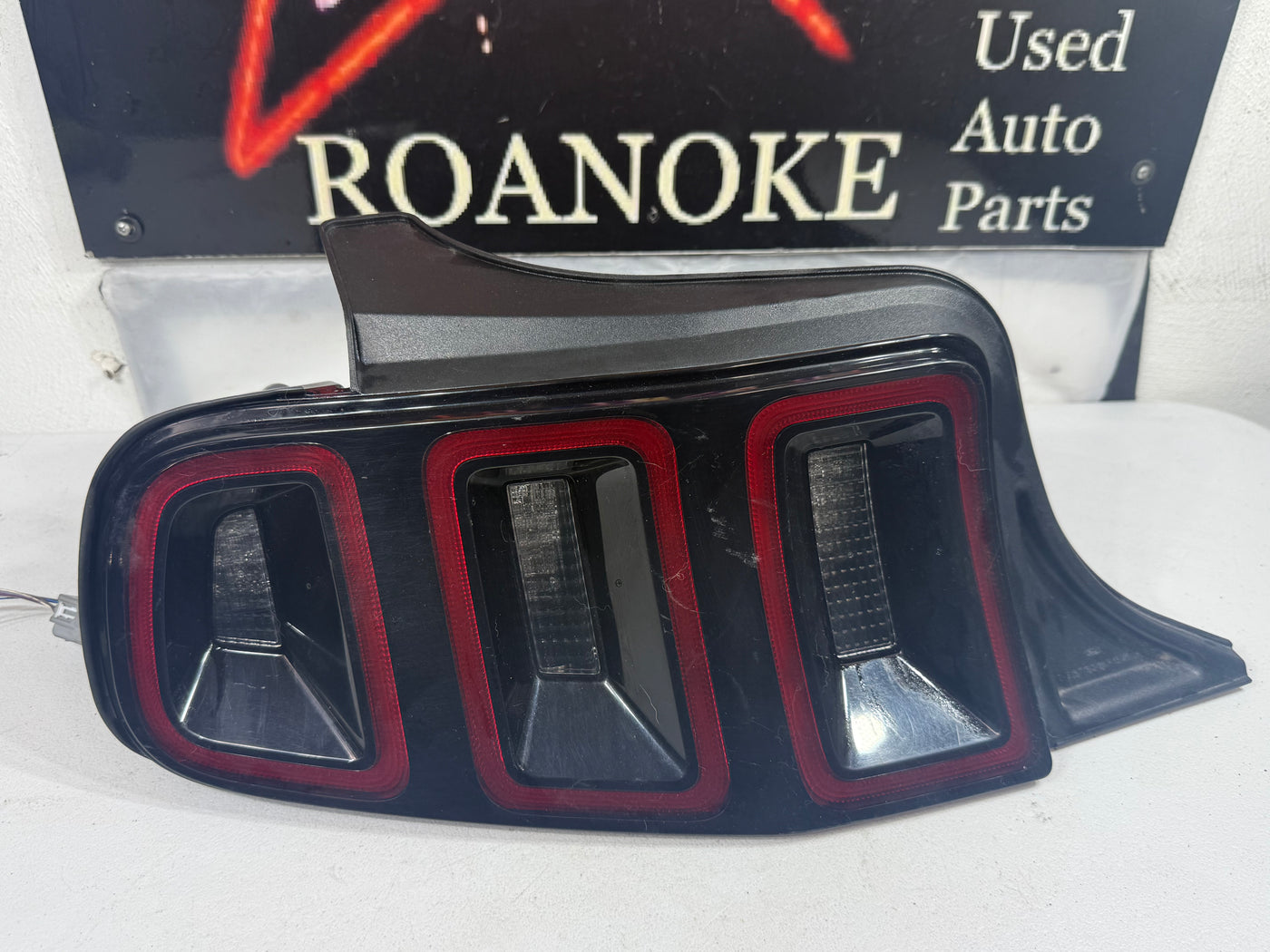 13 14 Ford Mustang Tail Light Left Driver Side OEM Tail Lamp 2013 2014
