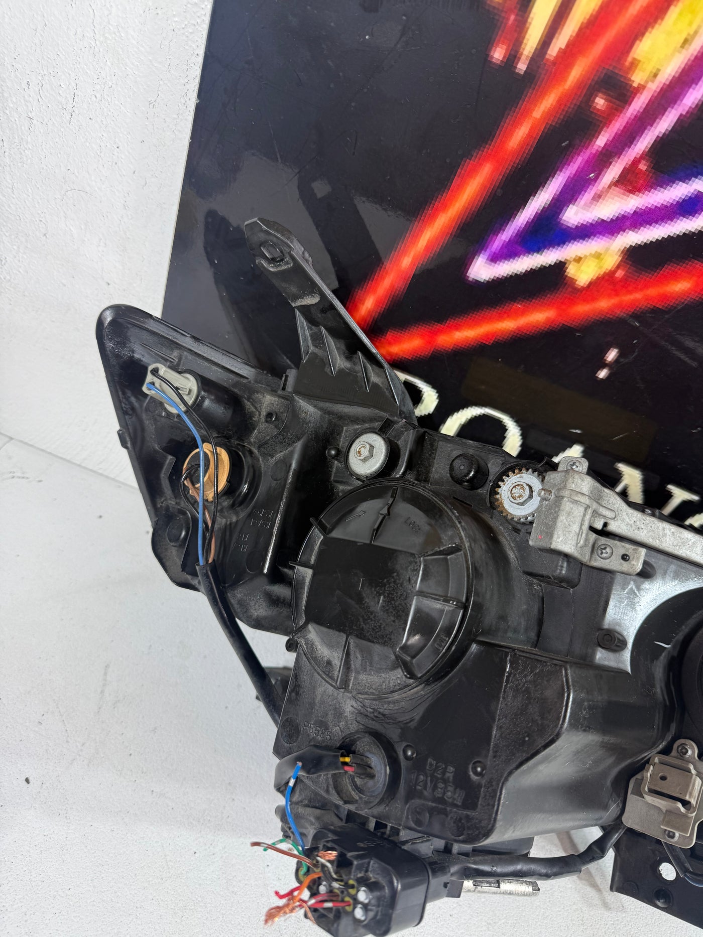 Xenon HID 2007-2009 Mitsubishi Outlander Left Driver  Headlight OEM
