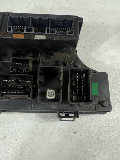 2008-2009 Chrysler Sebring Dodge Avenger Relay Fuse Box P68028008AB Module OEM