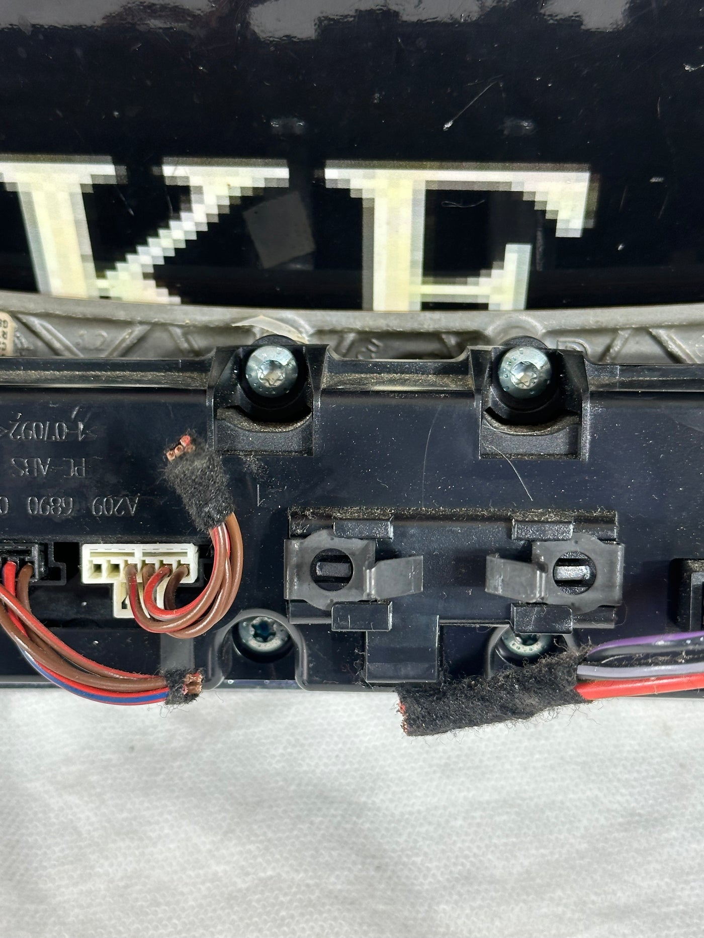 06-09 MERCEDES BENZ CLK350 CLK500 W209 HAZARD ESP SWITCH PANEL OEM