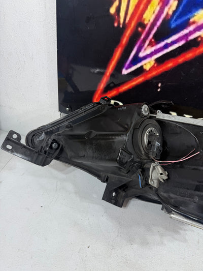 Xenon HID 2007-2009 Mitsubishi Outlander Right Passenger Headlight OEM