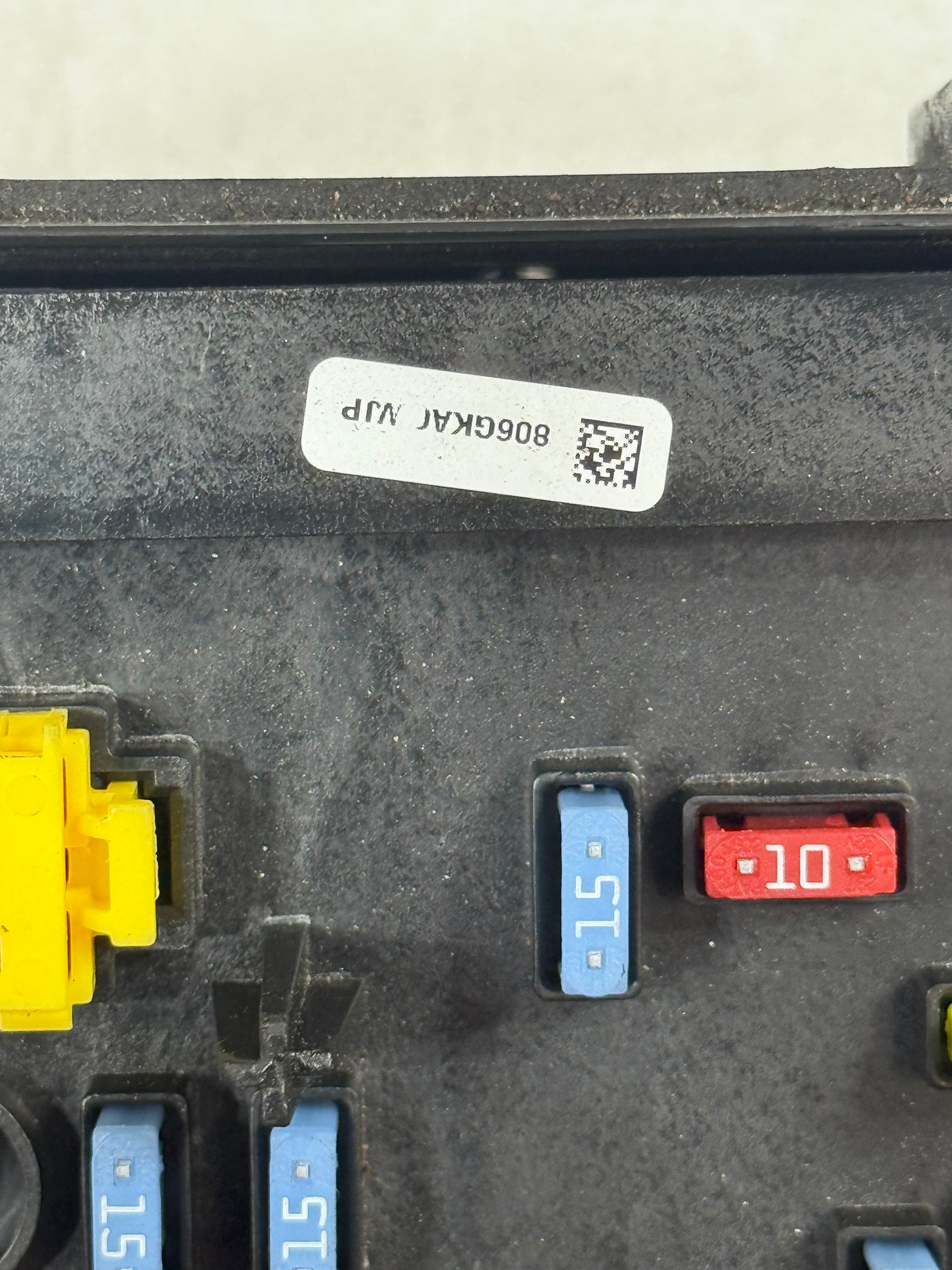 2011 - 2014 Chrysler 200 Fuse Box Relay Distribution Block P04692346AE OEM