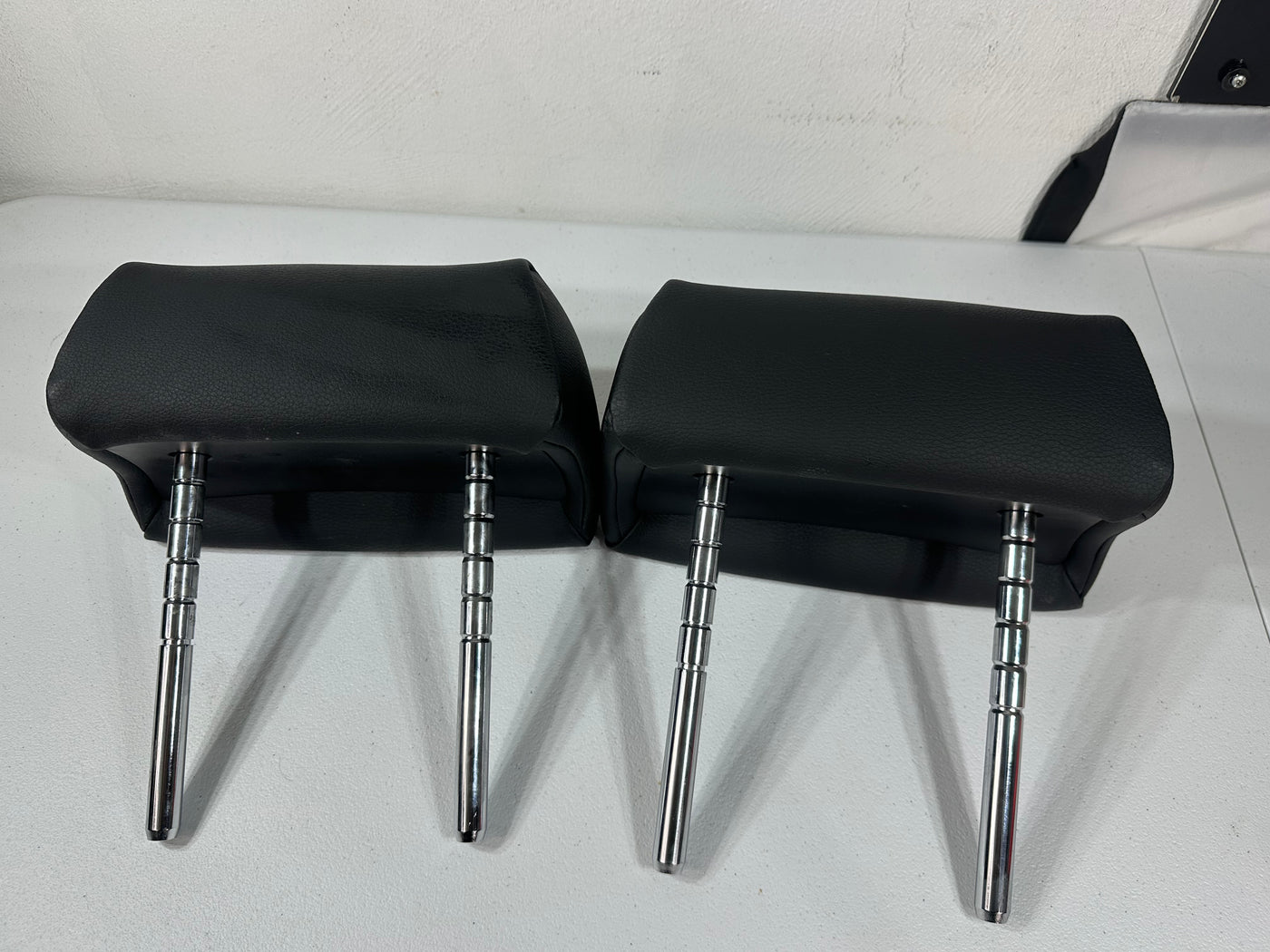 2008-2011 Mercedes C300 W204 Rear Back Seat Headrest Set Black OEM AK2107107