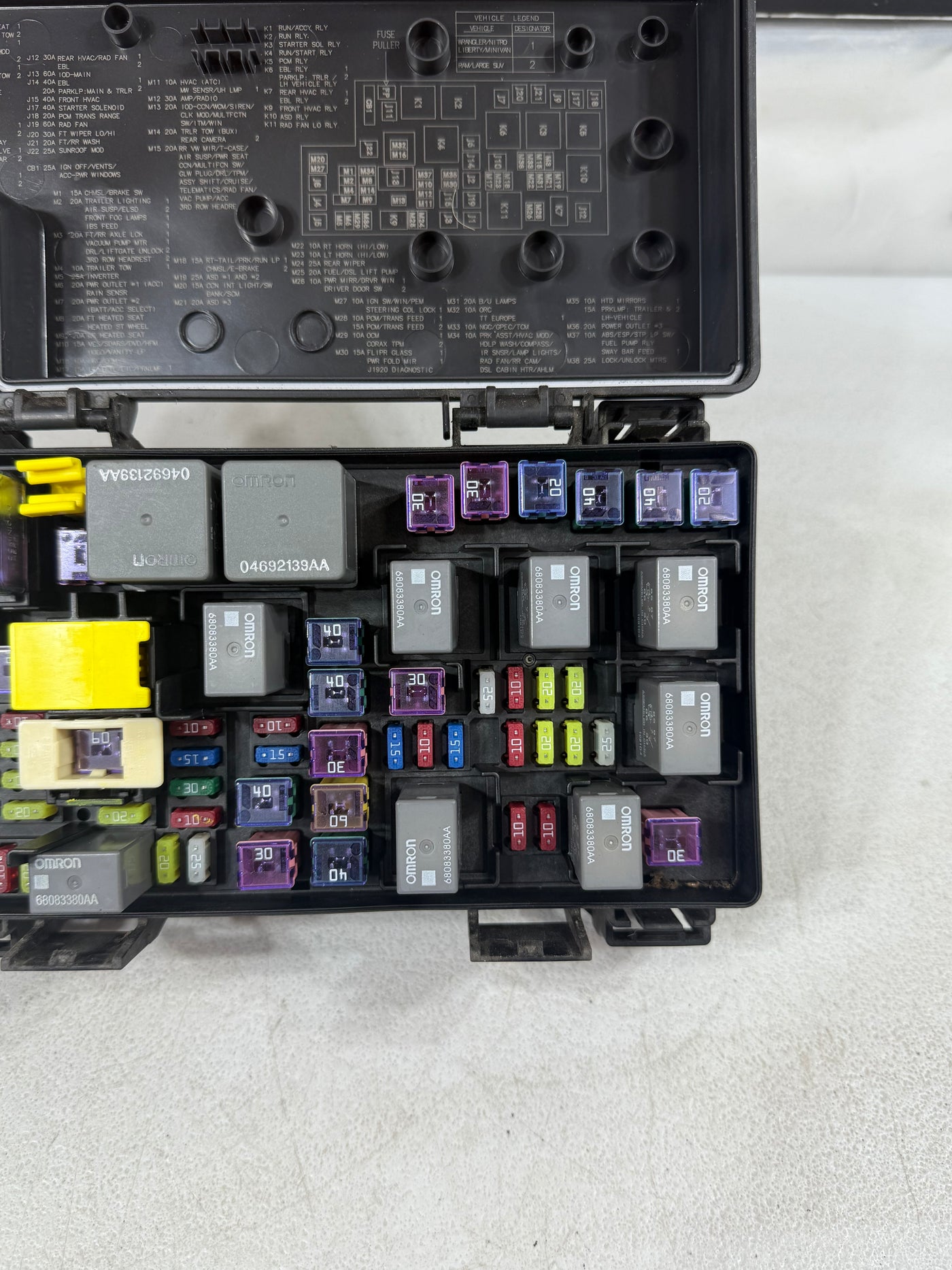 DODGE GRAND CARAVAN TOWN COUNTRY VW ROUTAN FUSE BOX TIPM 2011 04692335AH
