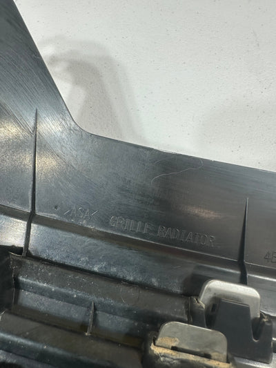 2014 MITSUBISHI OUTLANDER (NOT SPORT ) Grille OEM