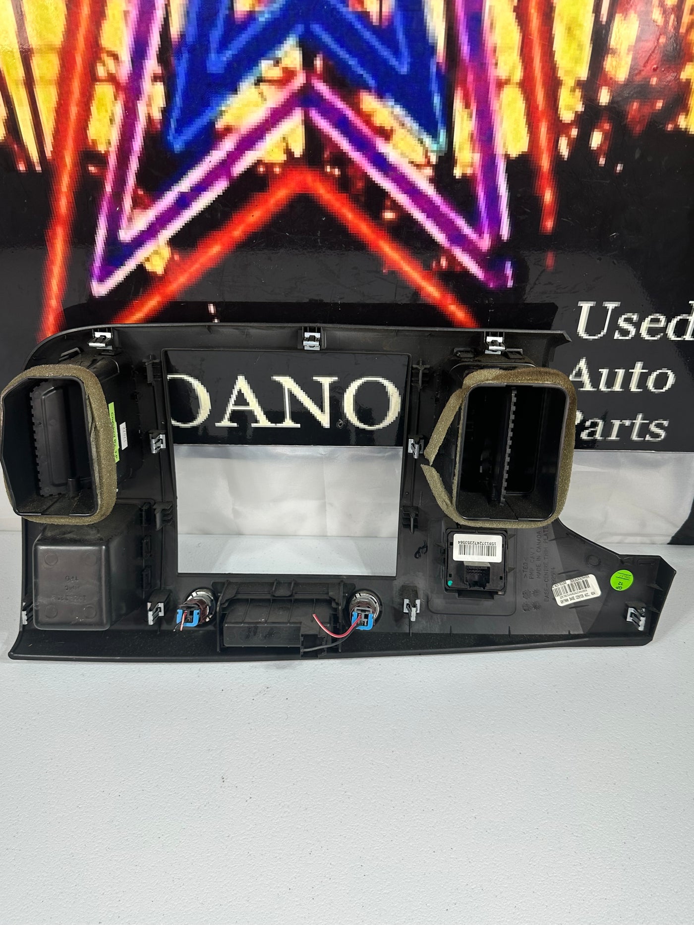 2007 - 2013 Chevrolet Chevy Silverado GMC Sierra Dash Radio 12V Vent Bezel