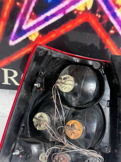 2008-2012 Land Rover LR2 HSE Rear Exterior Right Passenger Side Tail Light OEM