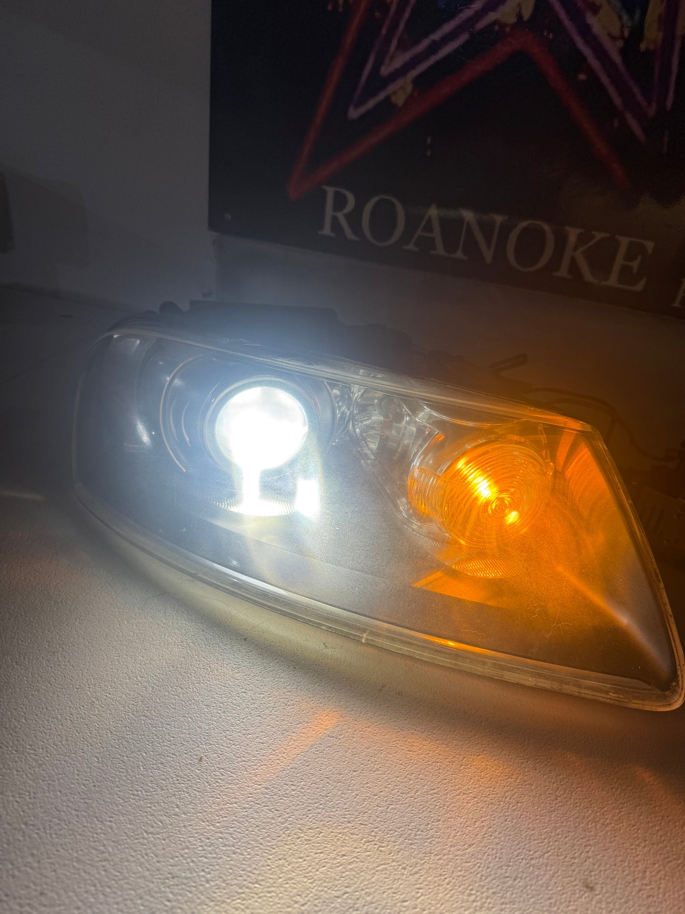 2004 2005 2006 2007 Volkswagen Touareg Xenon HID Headlight Passenger Side OEM