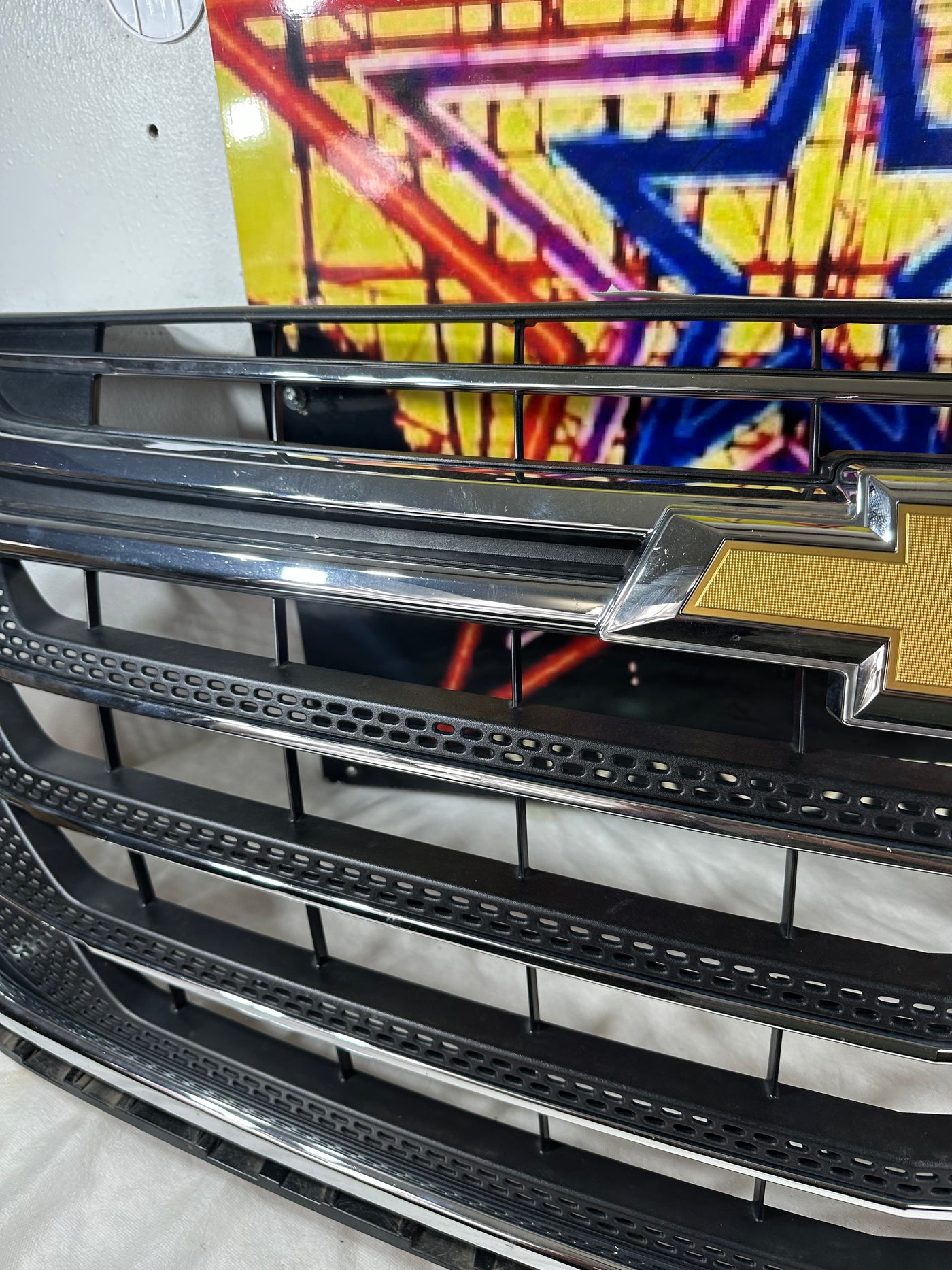 Grille Grill 2018-2020 Chevrolet Traverse 23376131 OEM