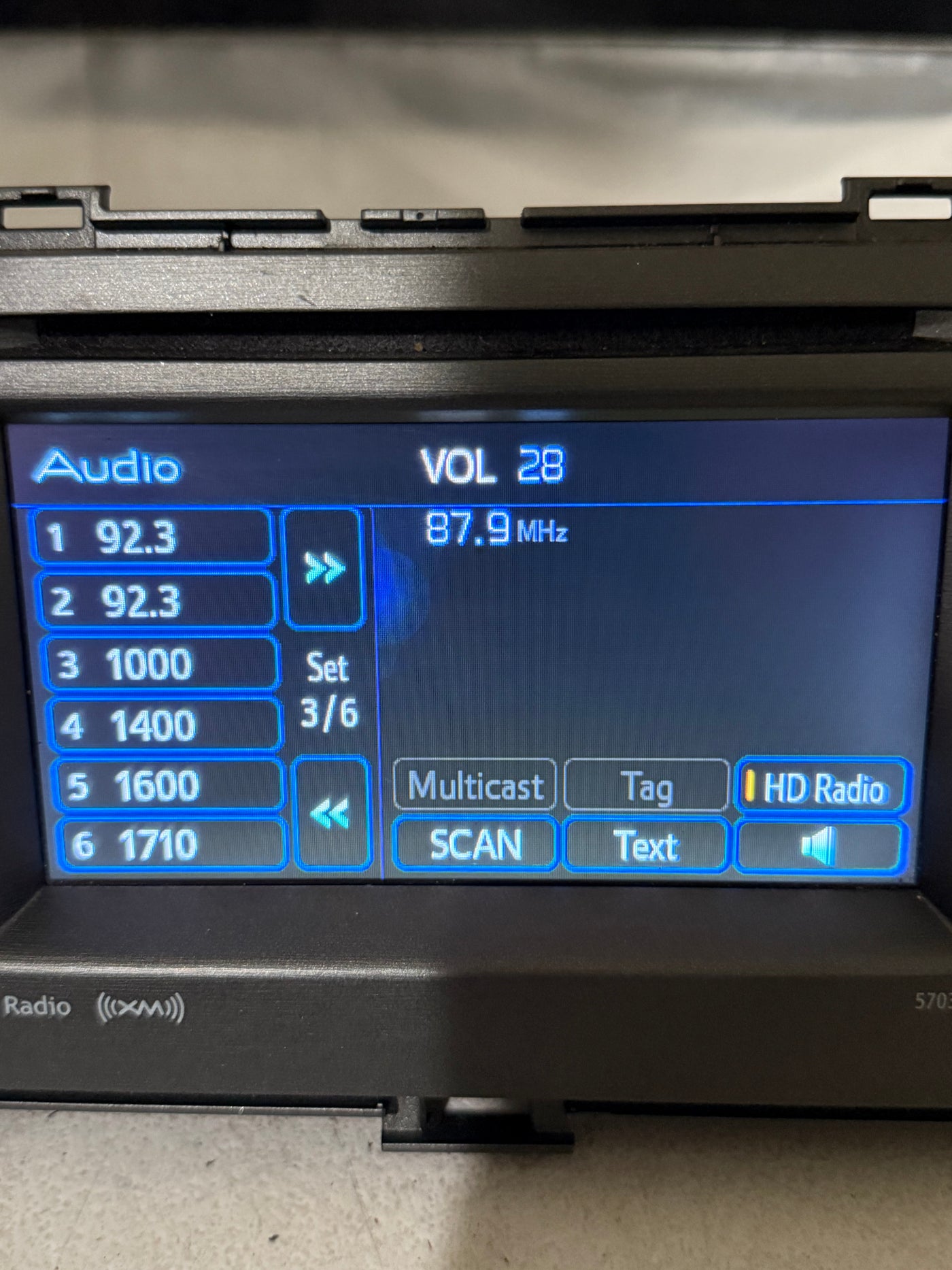 2012-2015 Toyota Prius AMFM Navigation Radio Receiver Display Screen 86140-47060
