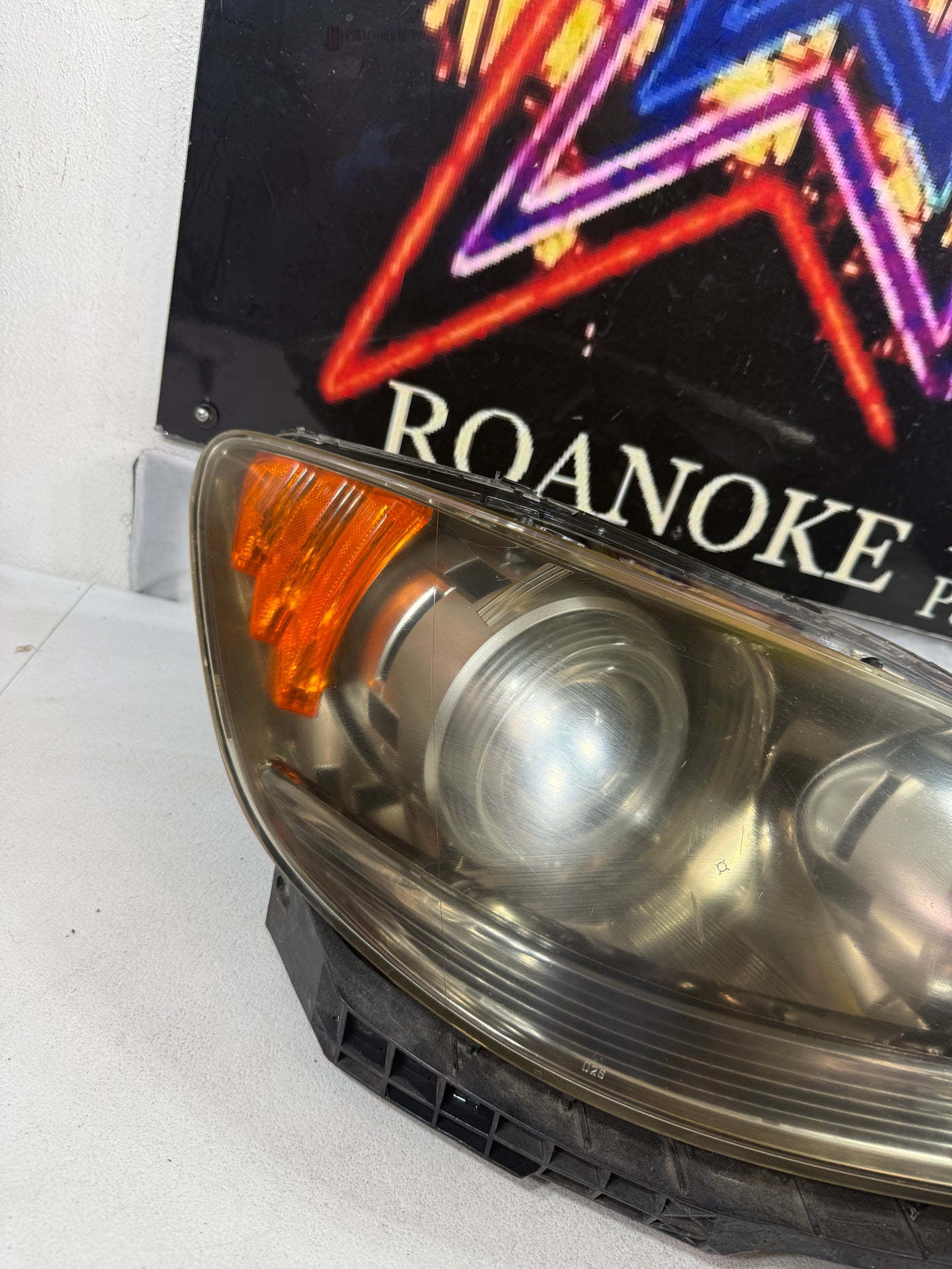 2005-2008 ACURA RL RIGHT PASSENGER SIDE HEADLIGHT XENON HID OEM