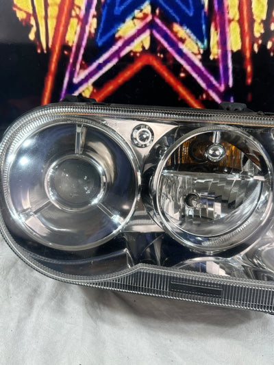 Pasenger Right Headlight Xenon HID Fits Chrysler 300 2005-2010 300 716302 OEM