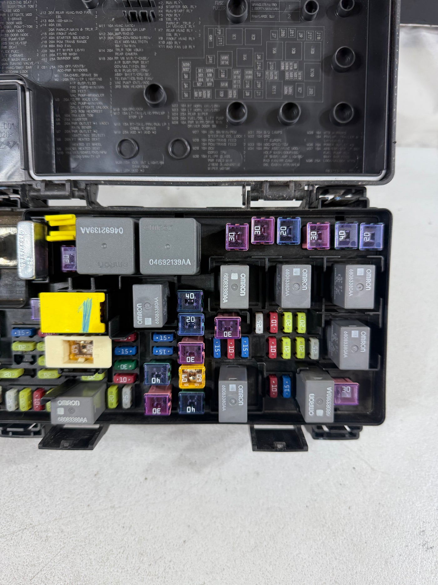2012 DURANGO GRAND CHEROKEE TIPM INTEGRATED POWER MODULE FUSE BOX OEM 68089321AD
