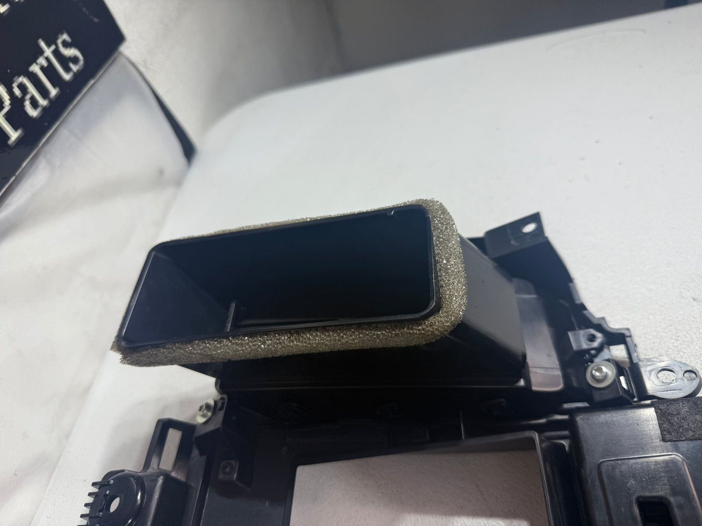 2014 2015 2016 2017 Ford Taurus Sony Radio Dash Bezel Climate Control  Vents