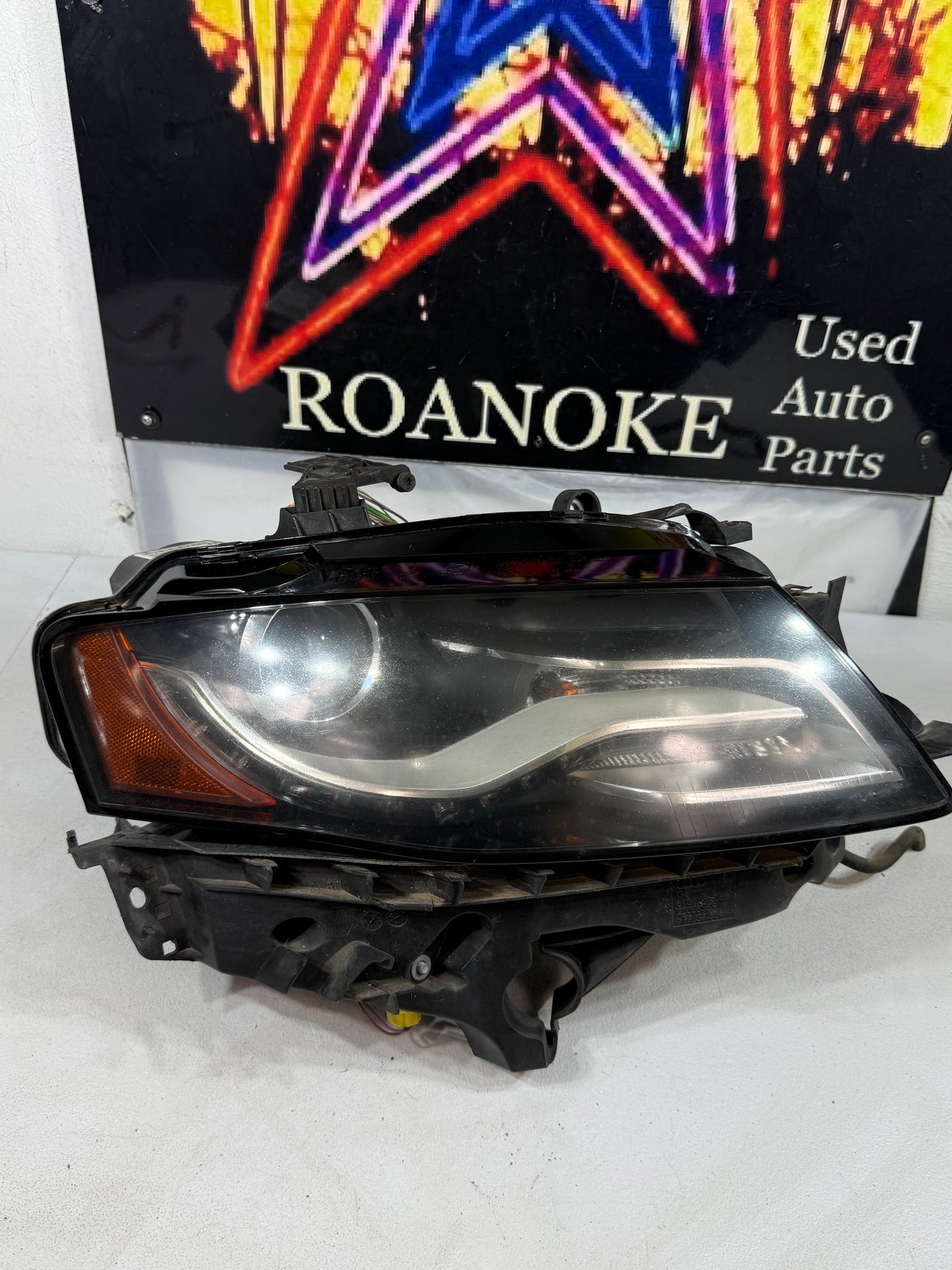 2009- 2012 Audi A4 S4 HID Xenon RH Right Passenger Side Headlight Assembly W bracket OEM