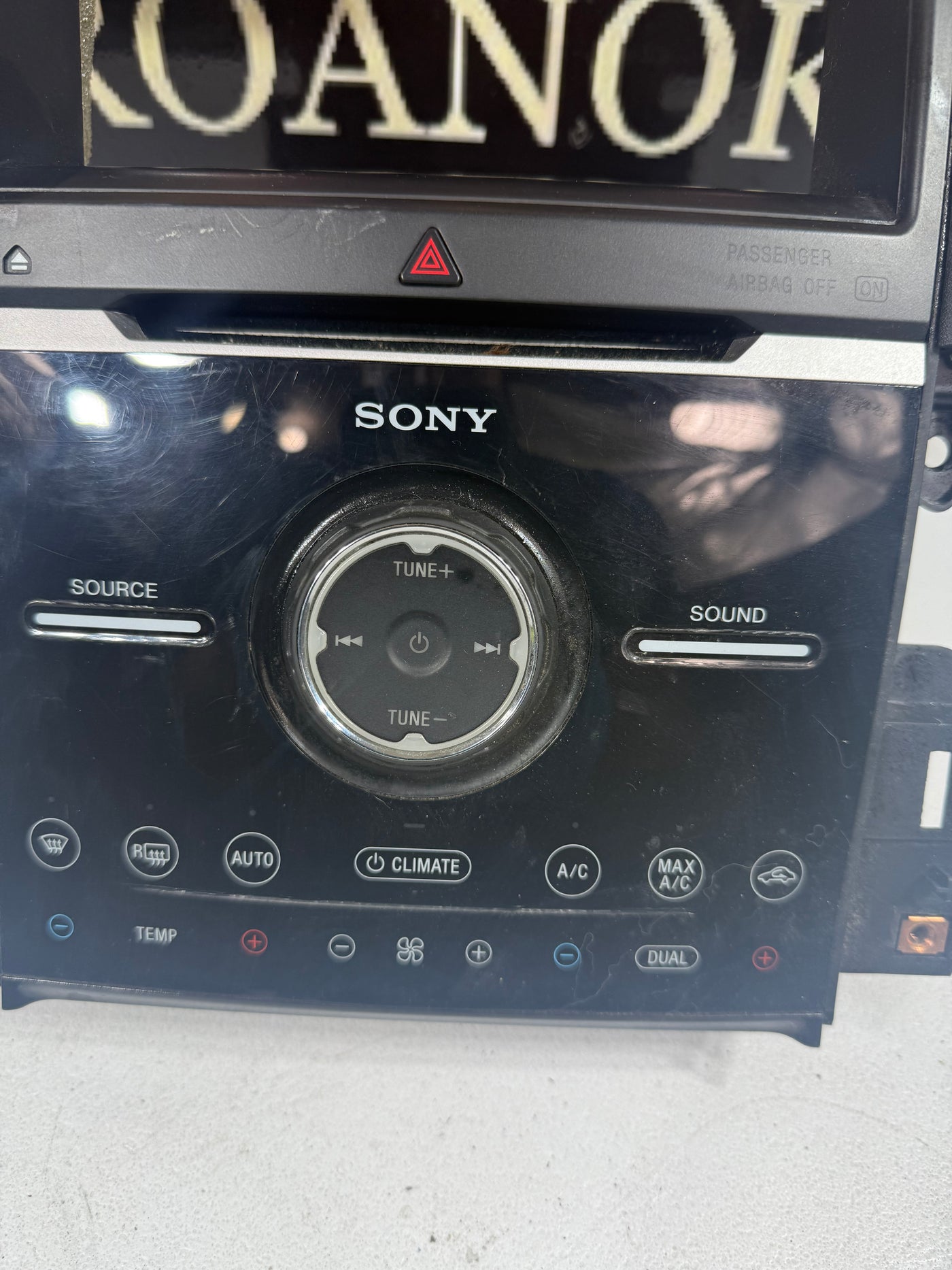 2014 2015 2016 2017 Ford Taurus Sony Radio Dash Bezel Climate Control  Vents