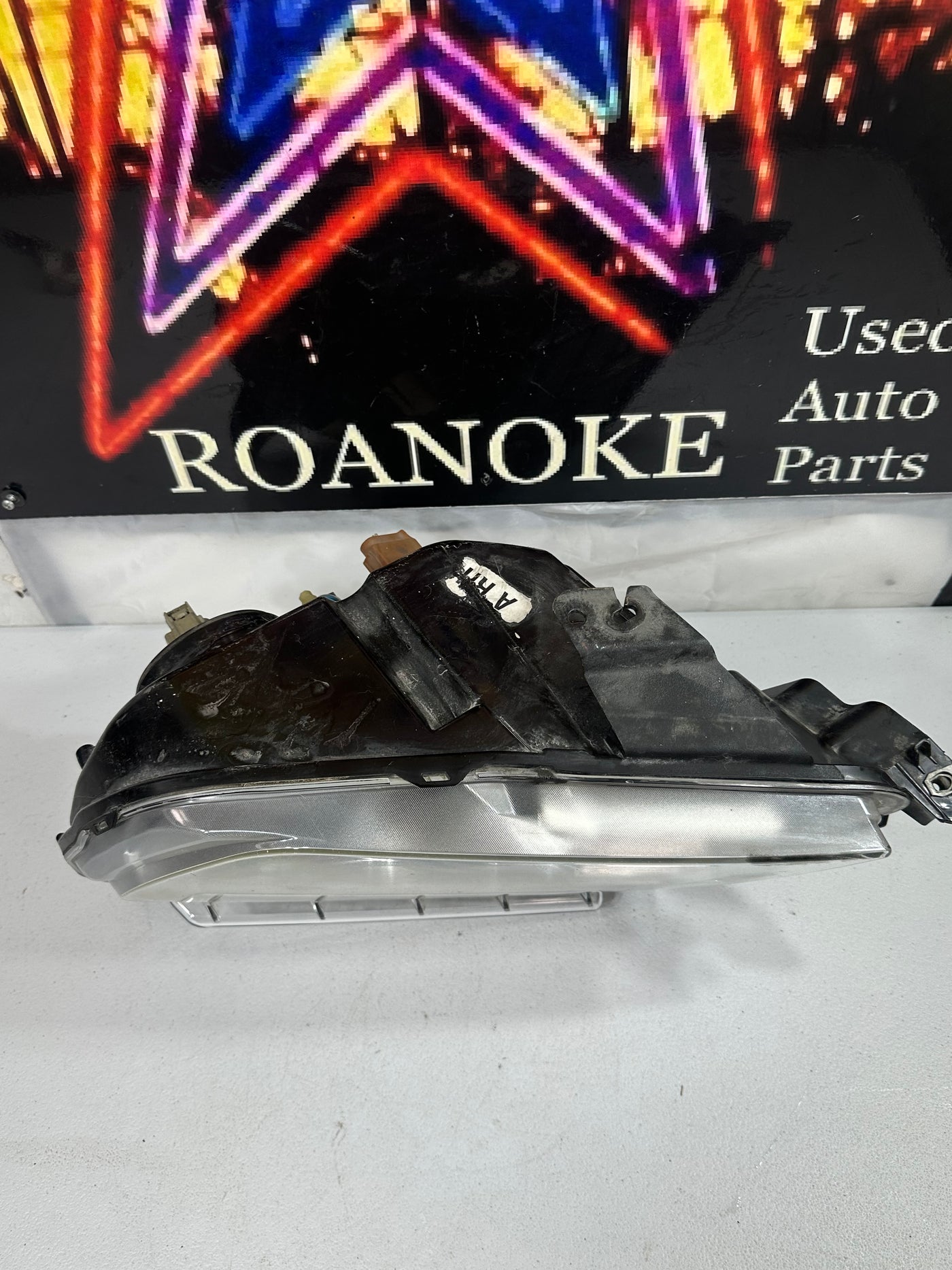 2010-2012 Ford Mustang Passenger Right SIDE Halogen Head Light Headlight OEM