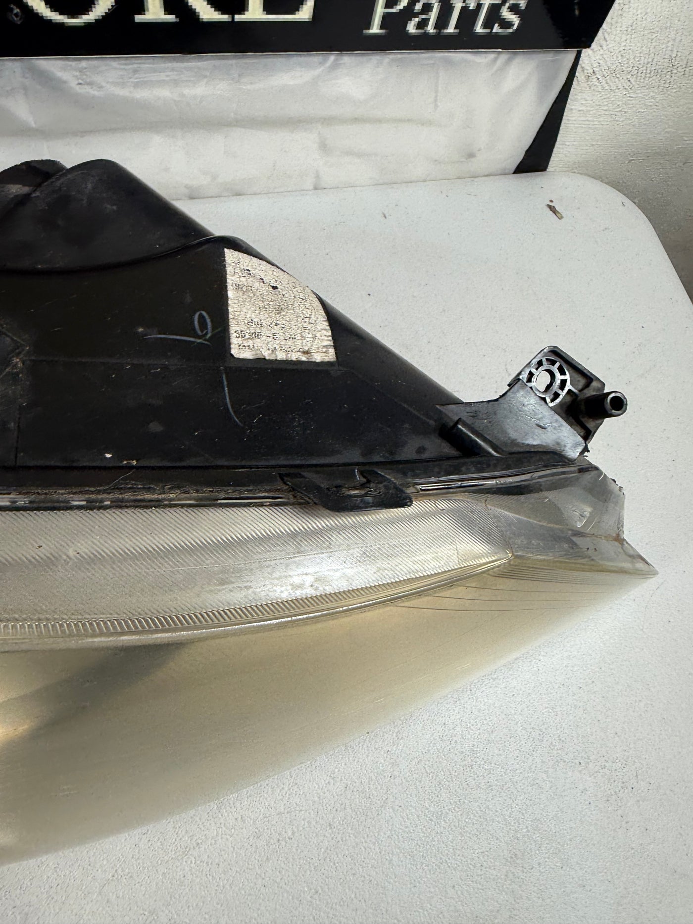 Passenger Right Headlight Fits 10-13 KIZASHI OEM