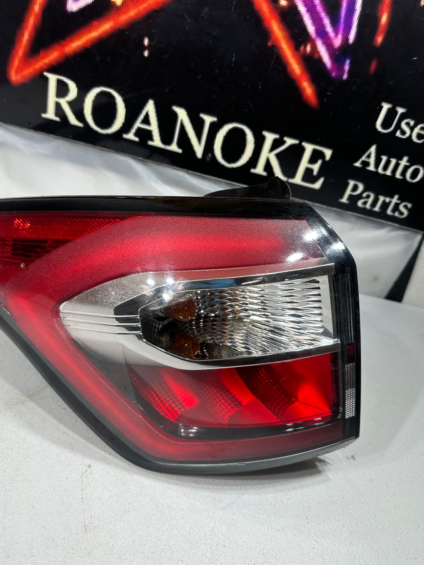 17 18 FORD ESCAPE Tail Light Assembly Left Driver Side OEM E1425