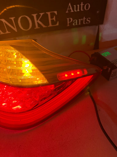2009-2011 Hyundai Genesis Sedan Right/Passenger OUTER Tail Light Assembly OEM