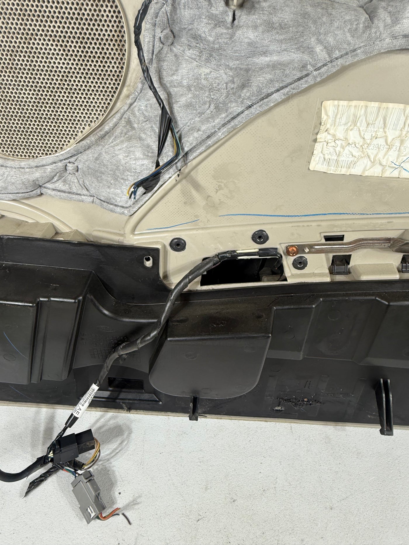 OEM 2010 - 2014 FORD MUSTANG COUPE LEFT DRIVER DOOR PANEL BEIGE SHAKER