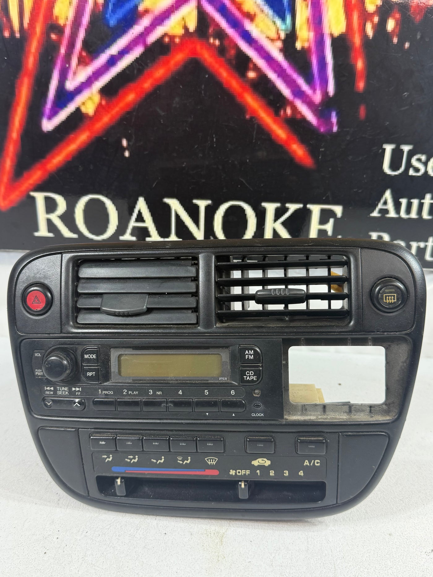 1996 - 1998 HONDA CIVIC OEM  CENTER DASH AC/ HEATER CLIMATE CONTROL UNIT STEREO