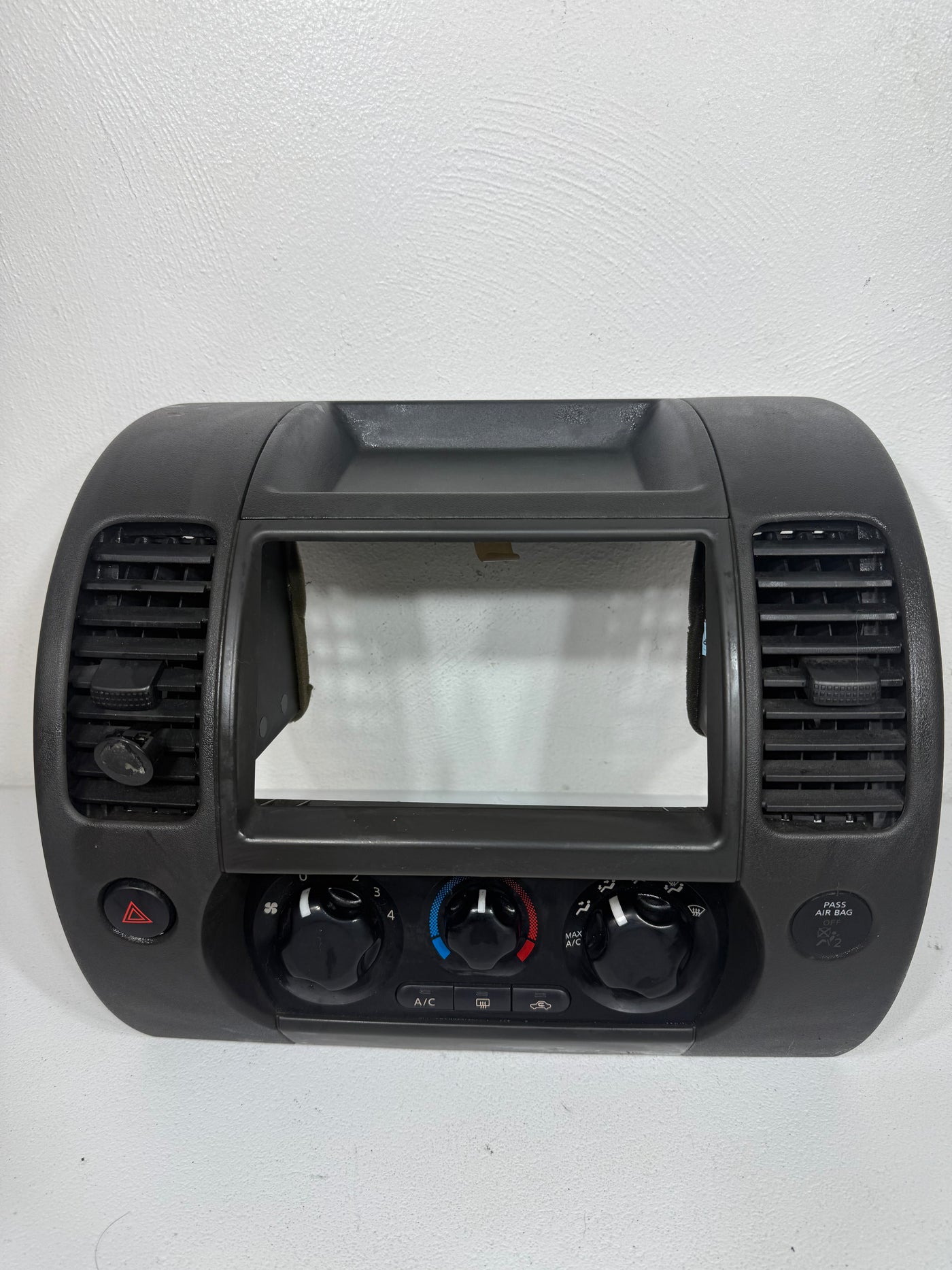 2005-2008 Nissan Xterra Radio Center Dash Bezel Trim Climate Control OEM