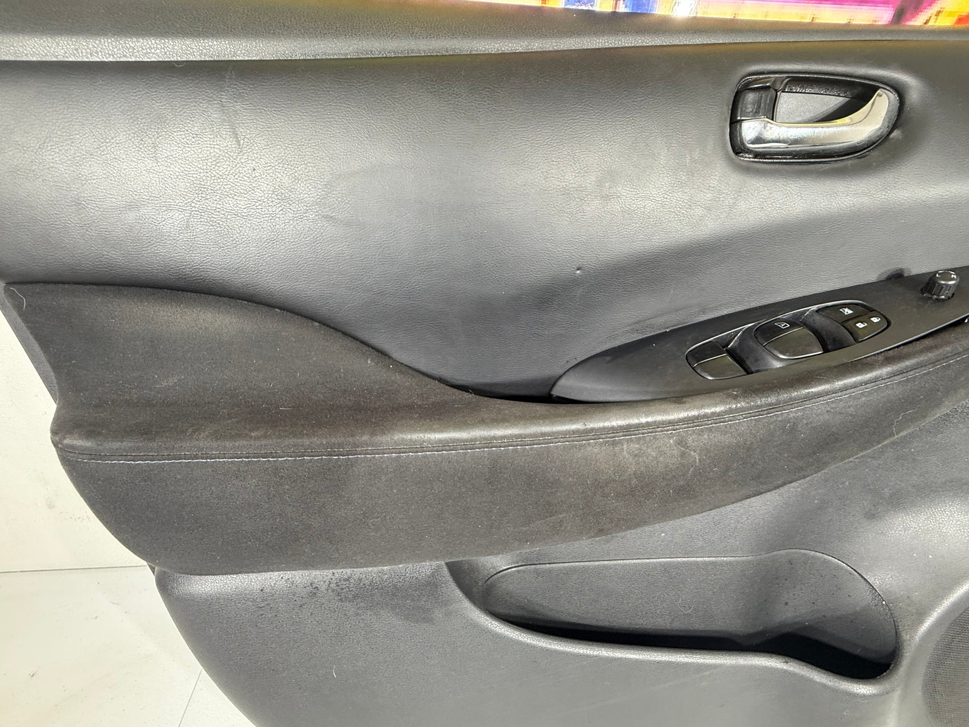 13-17 Nissan Leaf Front Door Trim Panel Left Front Driver Side Black Cloth OEM