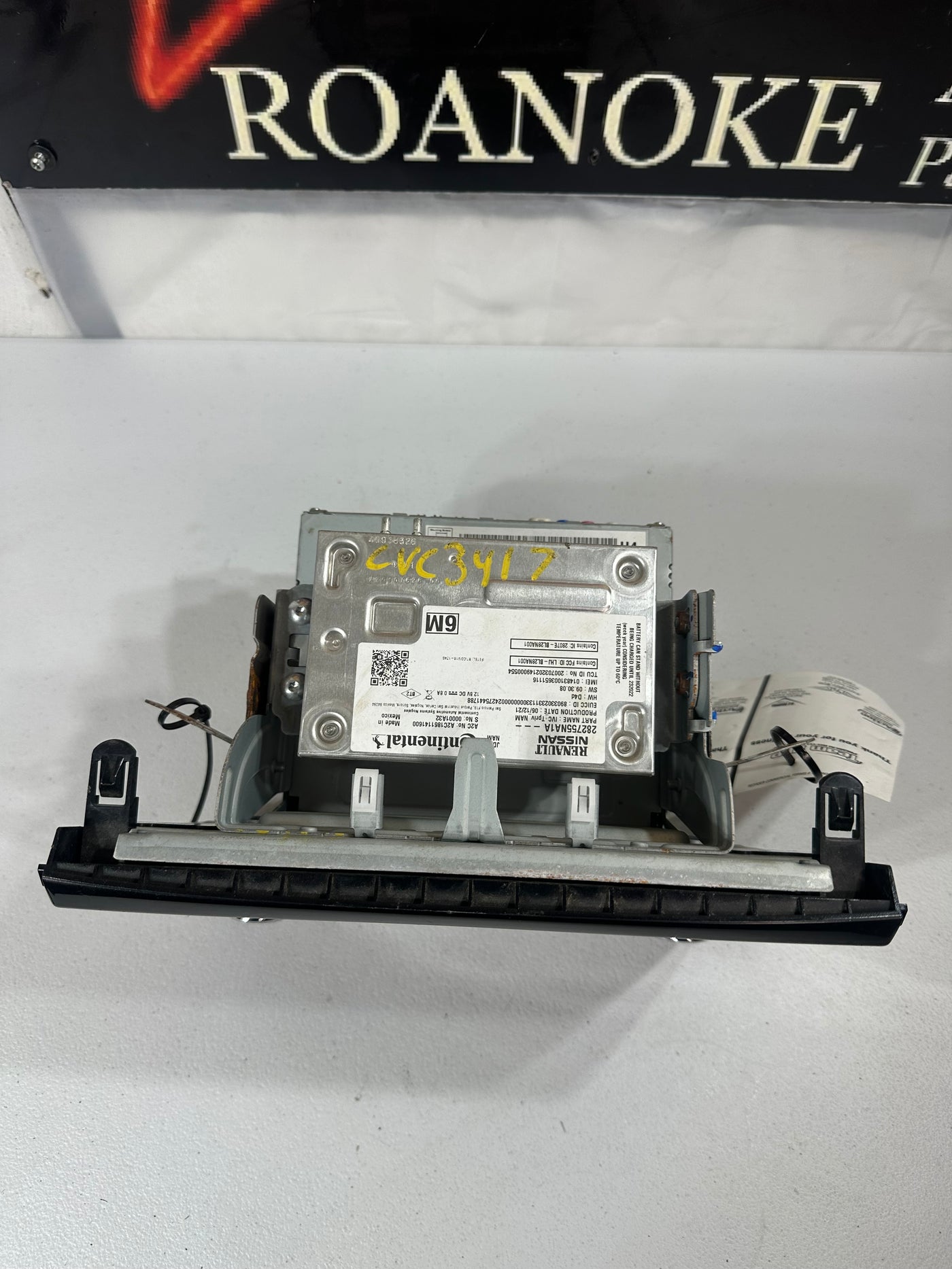 2020- 2022 Nissan Titan XD OEM Navigation AM FM Radio Stereo Receiver