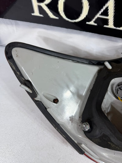2009-2011 Hyundai Genesis Sedan Right/Passenger OUTER Tail Light Assembly OEM