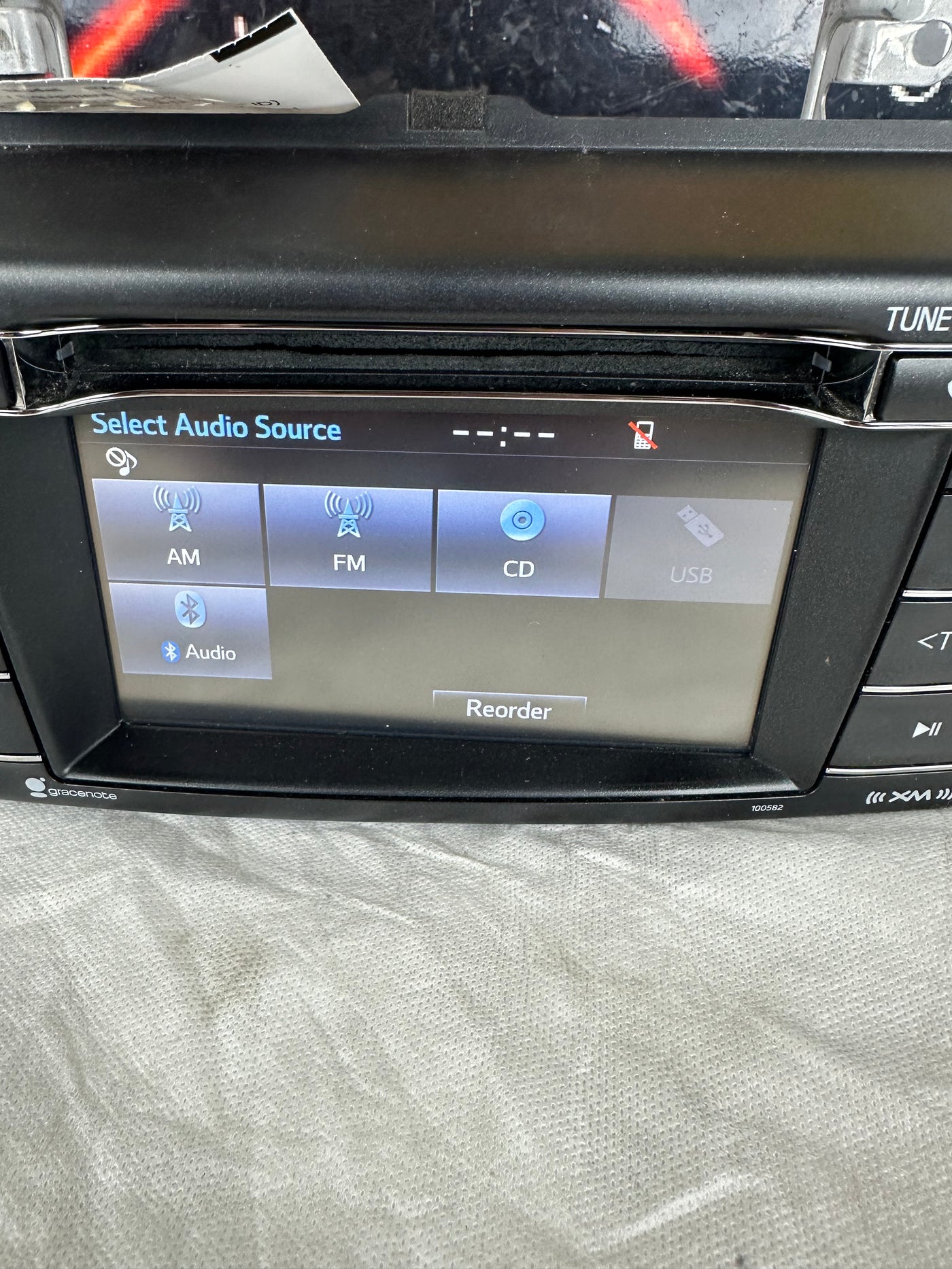 Reman 2015-2018 Toyota RAV4 OEM HD Radio Touch Screen CD Player Gracenote 100582