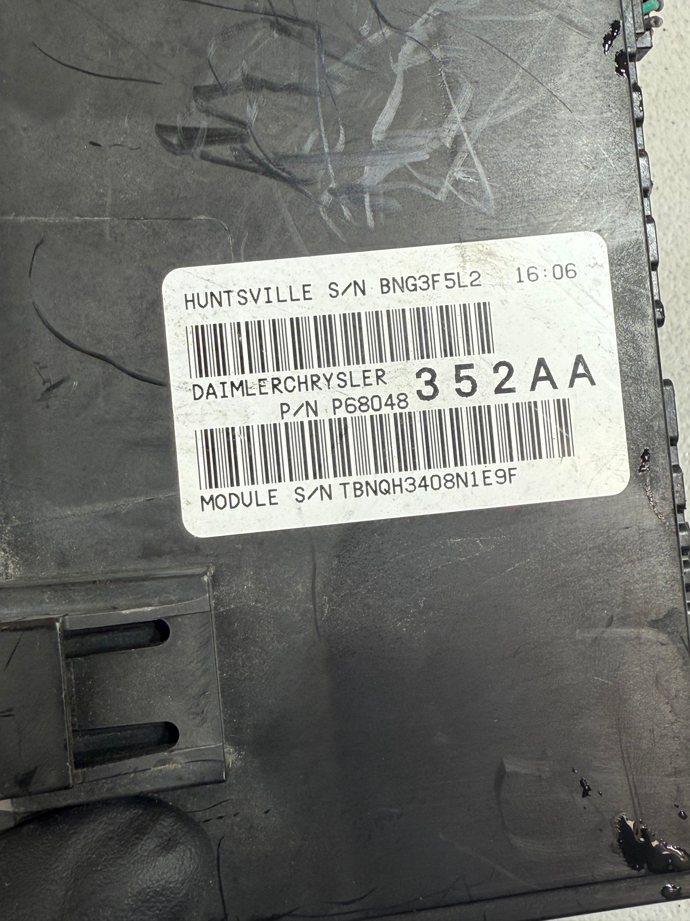 2008 2009 Dodge Avenger Chrysler Sebring TIPM Power Module Fuse Box P68048352AA