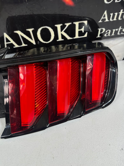 OEM 2015 2016 2017 FORD MUSTANG LED TAIL LIGHT RIGHT SIDE RH
