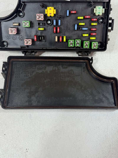 2011 - 2014 Chrysler 200 Fuse Box Relay Distribution Block P04692346AE OEM
