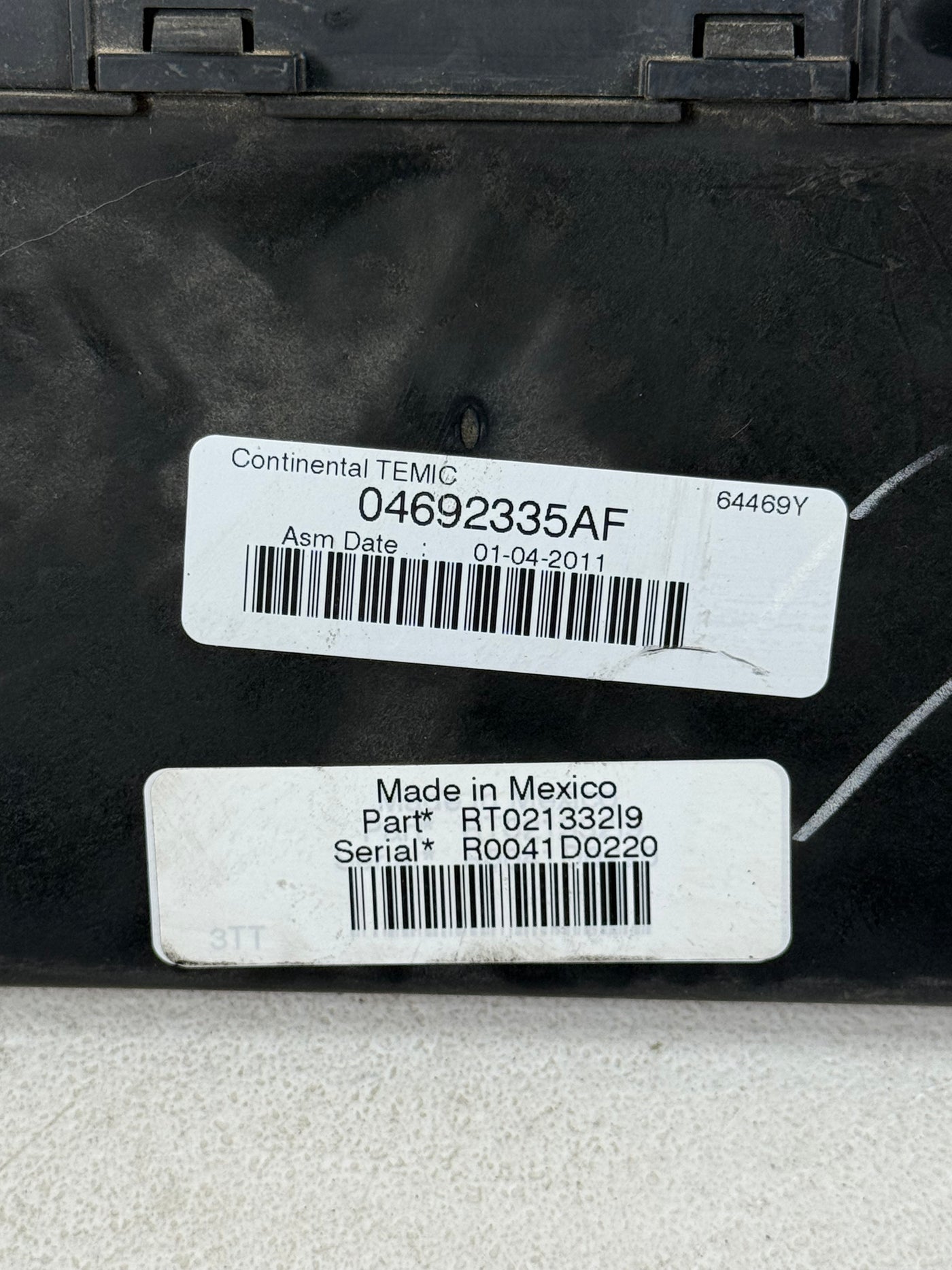 2011 Chrysler Town & Country Dodge Grand Caravan TIPM Fuse Relay Box 04692335AF