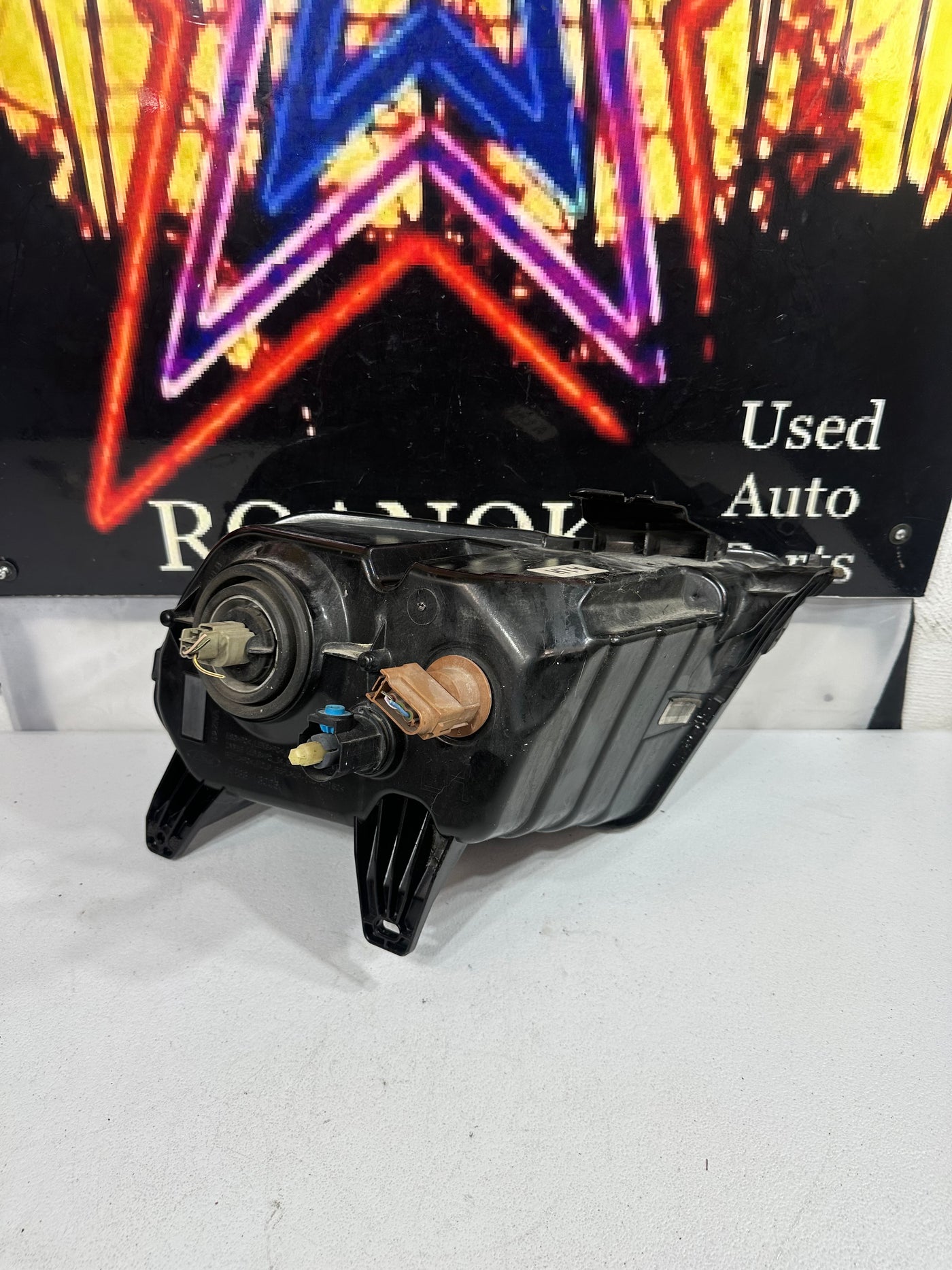 2010-2012 Ford Mustang Driver Left SIDE Halogen Head Light Headlight OEM