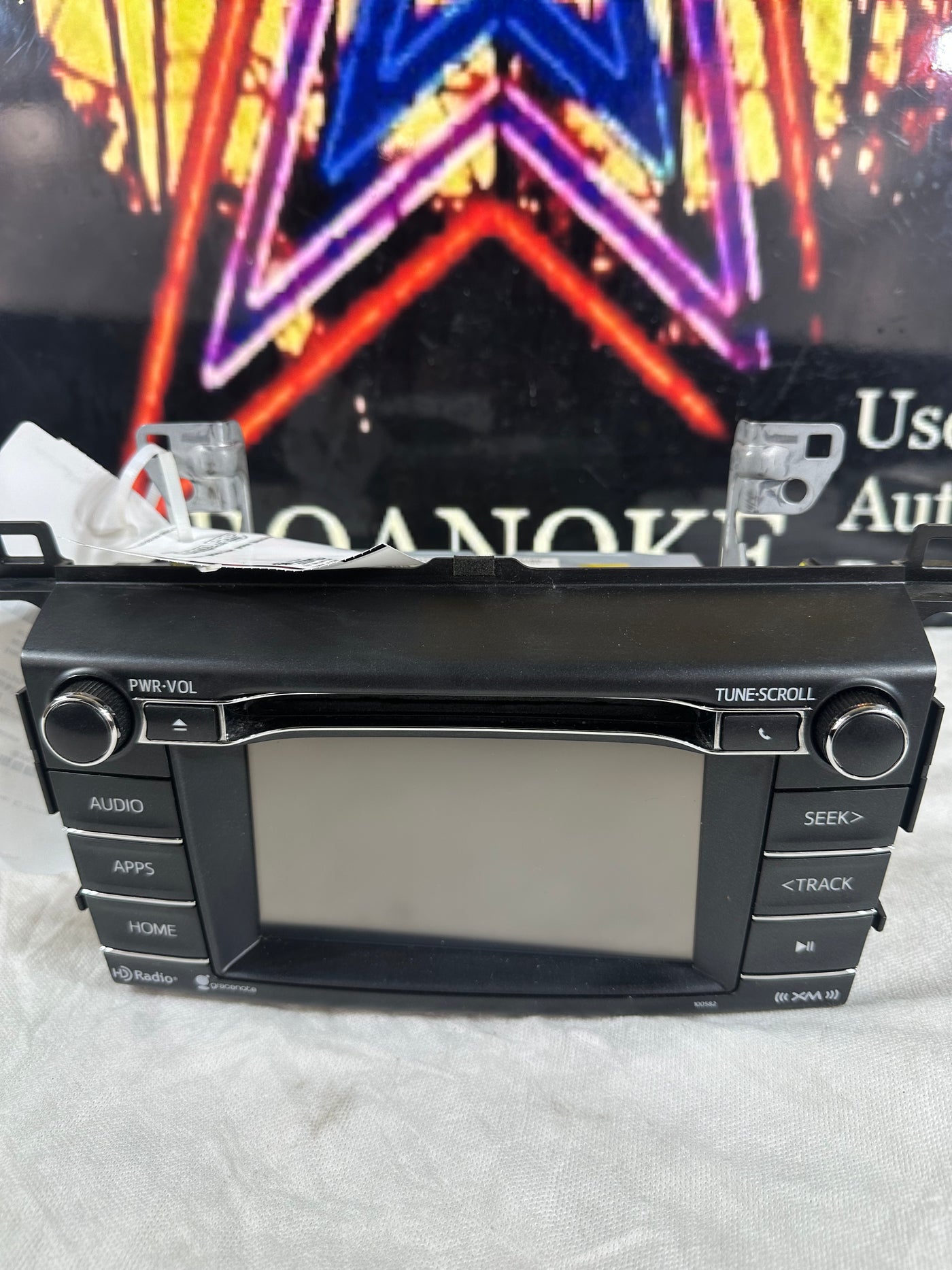Reman 2015-2018 Toyota RAV4 OEM HD Radio Touch Screen CD Player Gracenote 100582