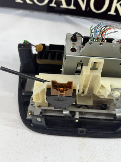 1996 - 1998 HONDA CIVIC OEM  CENTER DASH AC/ HEATER CLIMATE CONTROL UNIT STEREO