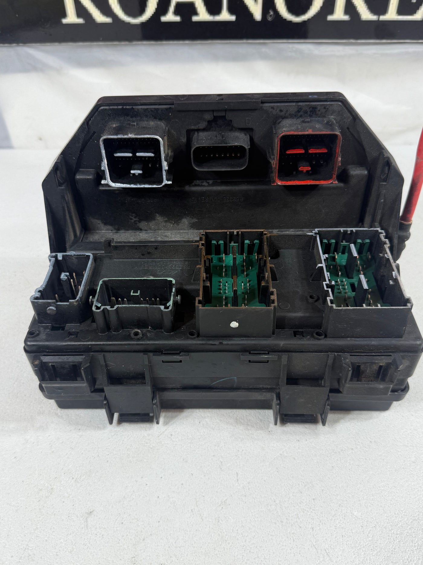 2013 Chrysler Town & Country Dodge Grand Caravan TIPM Fuse Relay Box 68163904AC