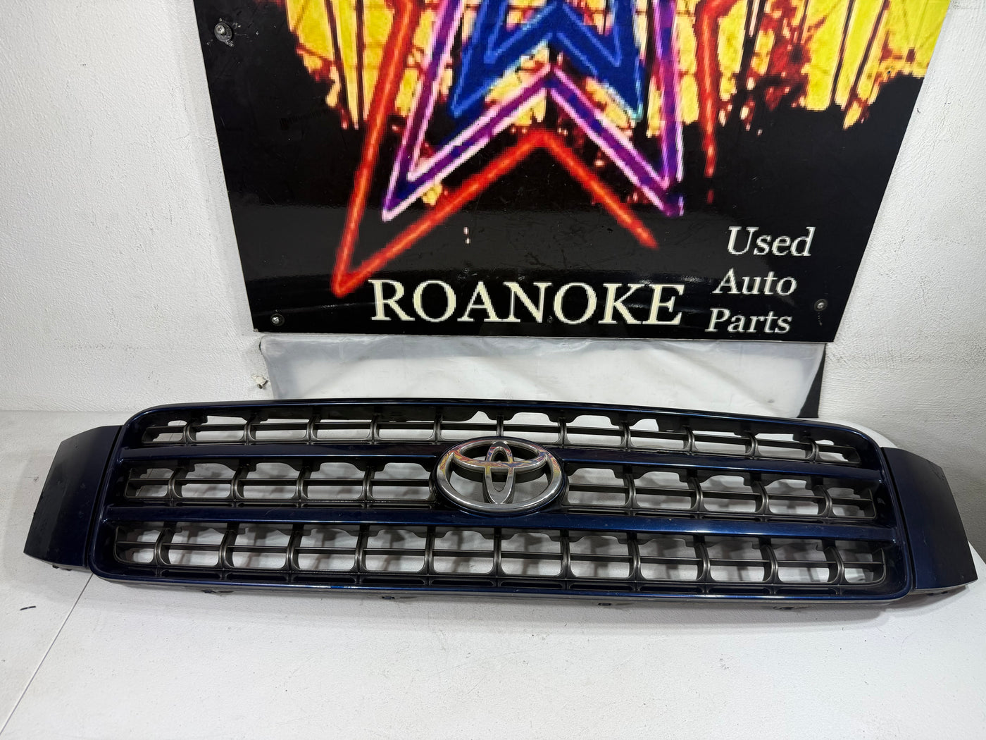 2001 2002 2003 Toyota Highlander Front Upper Grille Grill With Emblem OEM BLUE