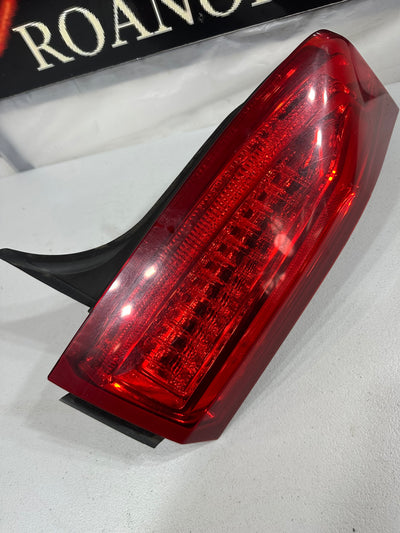 2013-2018 CADILLAC ATS REAR RIGHT passenger SIDE TAIL LIGHT TAILLIGHT LAMP OEM
