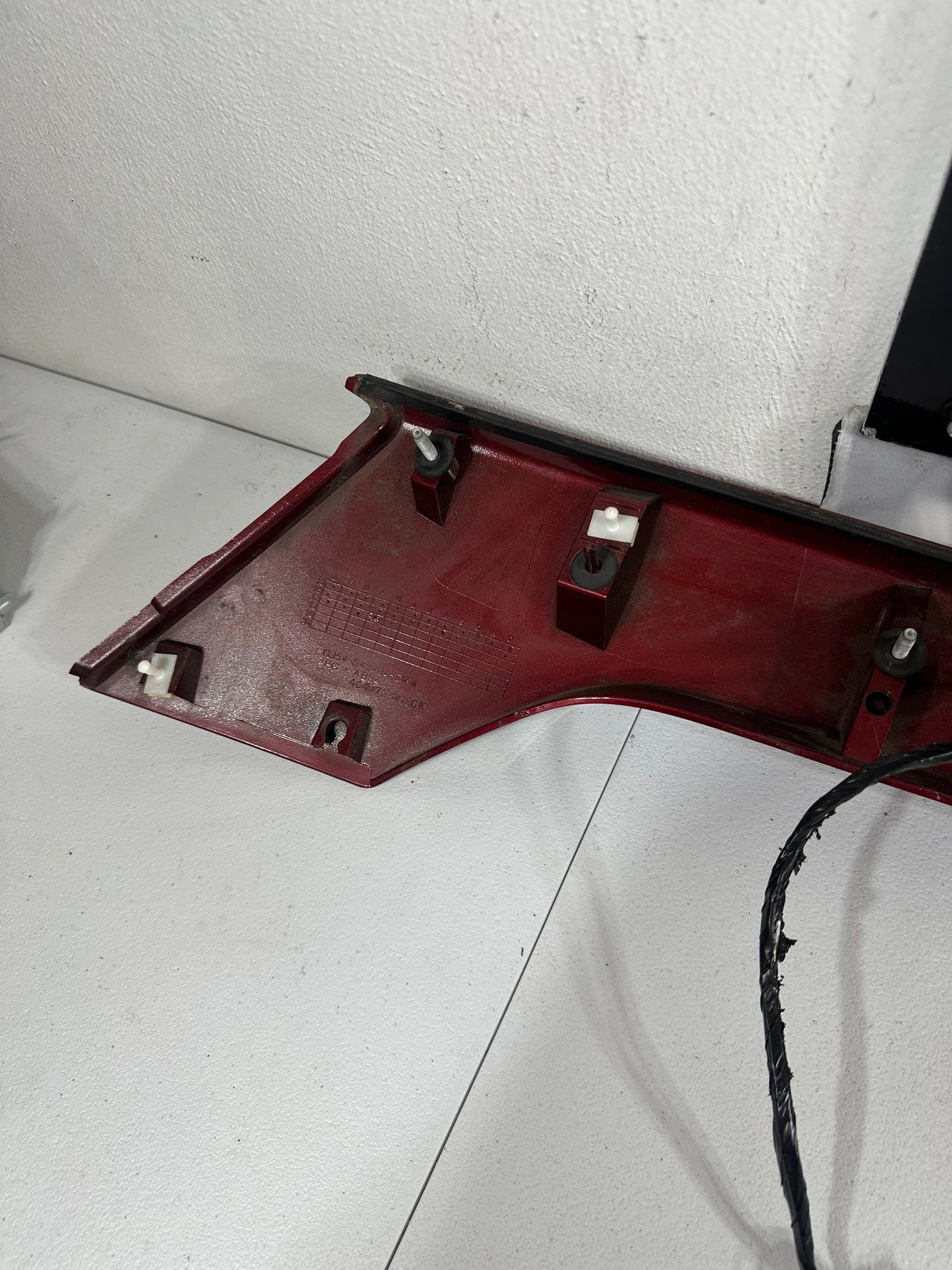 2017-2019 FORD ESCAPE LIFTGATE MOLDING GARNISH BACKUP CAMERA BURGUNDY OEM