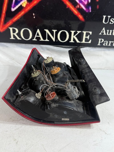 2008-2012 Land Rover LR2 HSE Rear Exterior Right Passenger Side Tail Light OEM