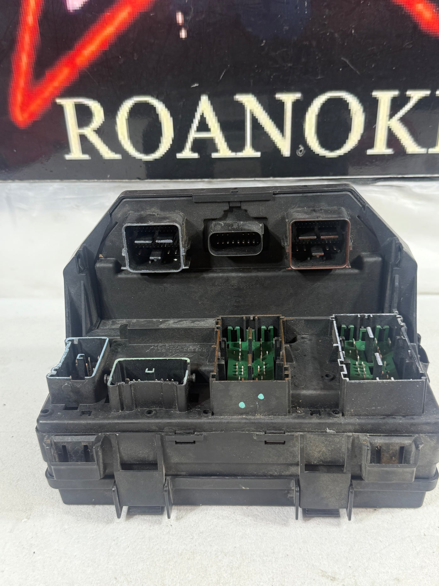 2012 Dodge Grand Caravan Chrysler Town & Country Fuse Box TIPM BCM 68105507AC