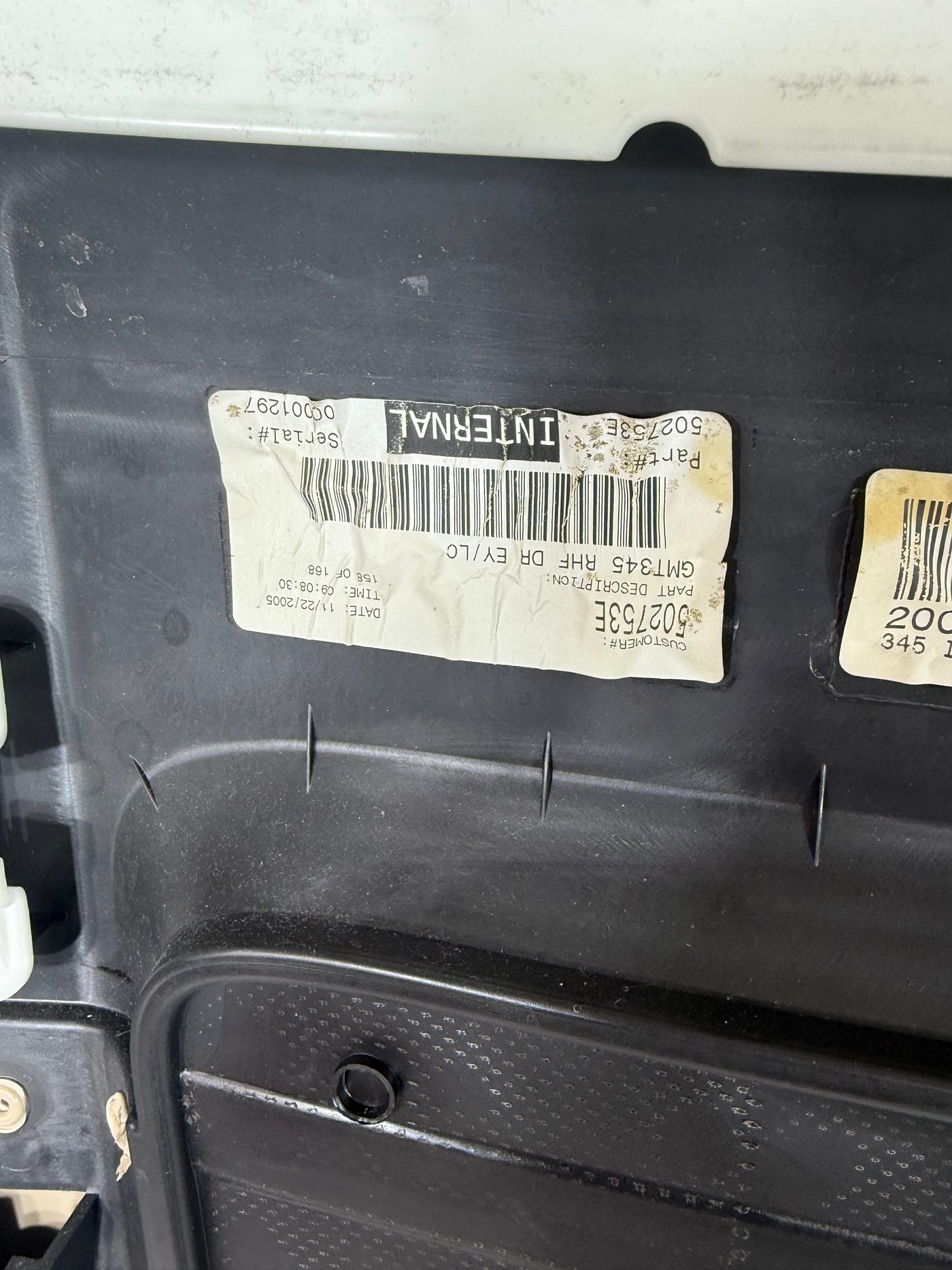 2006 - 2010 HUMMER H3 Door Panel Front Right Passenger Side OEM