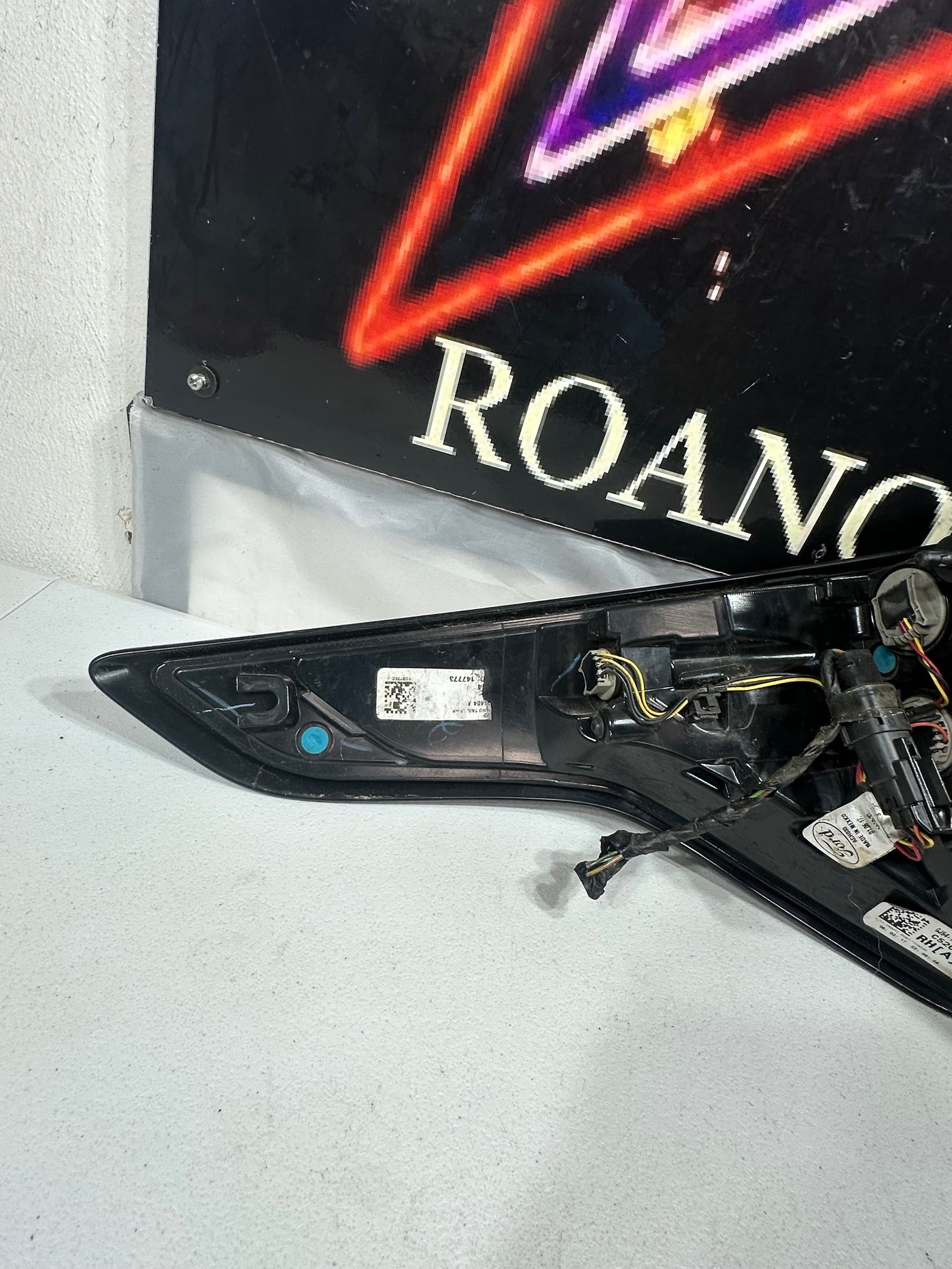 17 18 FORD ESCAPE Tail Light Assembly Right Passenger Side OEM E1425