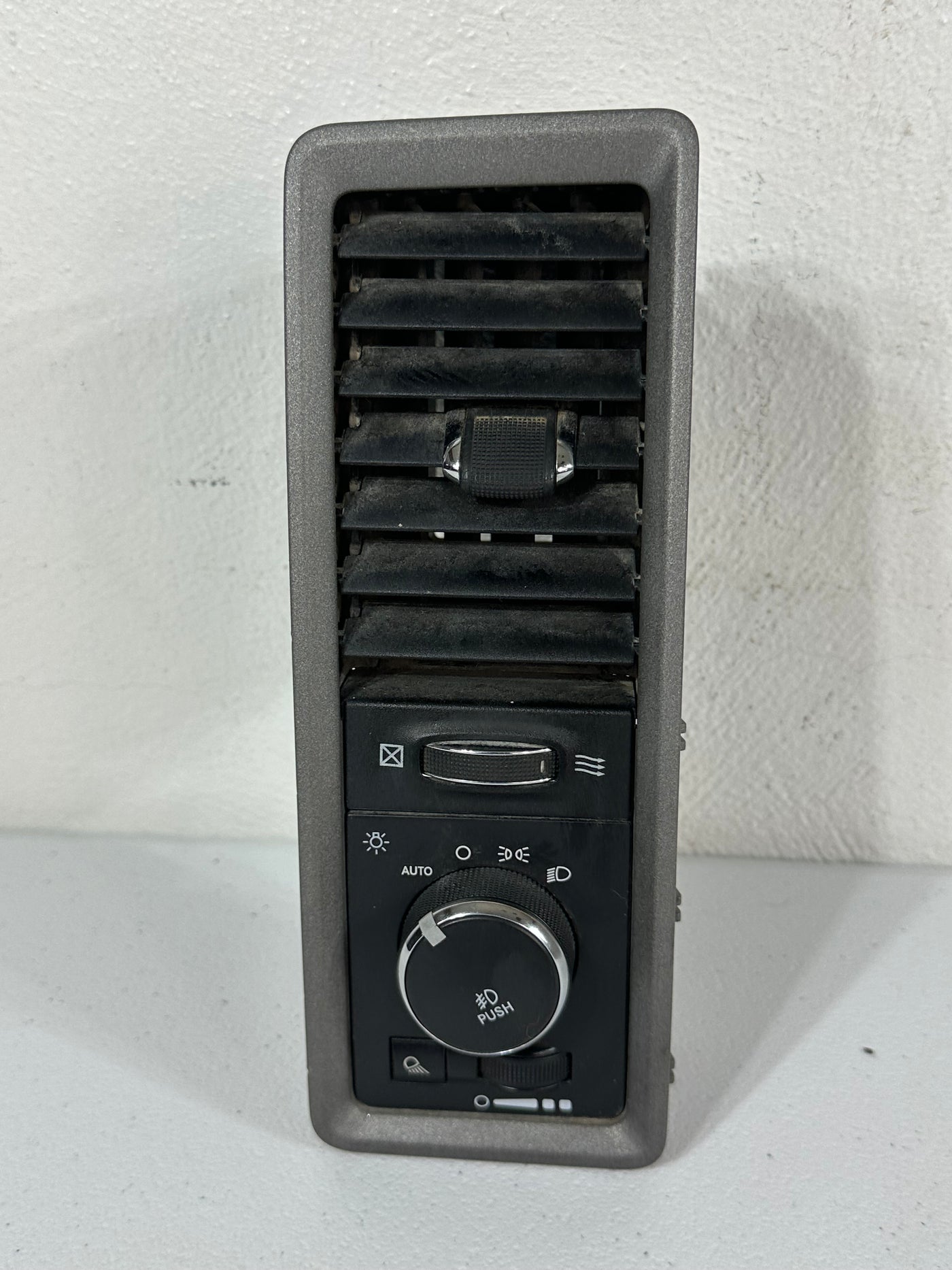 2017 DODGE RAM 1500 HEADLIGHT SWITCH AND VENT OEM