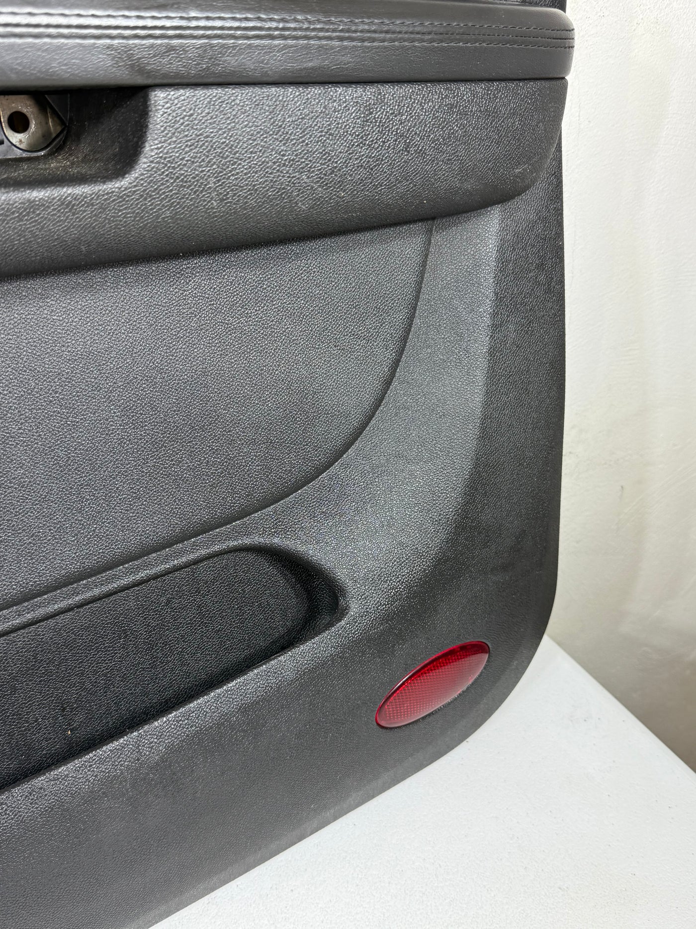 07-09 Chevy Silverado GMC SIERRA Right Passenger Front Door Trim Panel OEM